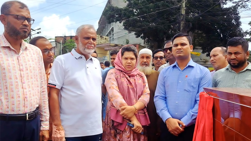 কটিয়াদীতে কেন্দ্রীয় শহীদ স্মৃতিসৌধের ভিত্তিপ্রস্তর স্থাপন