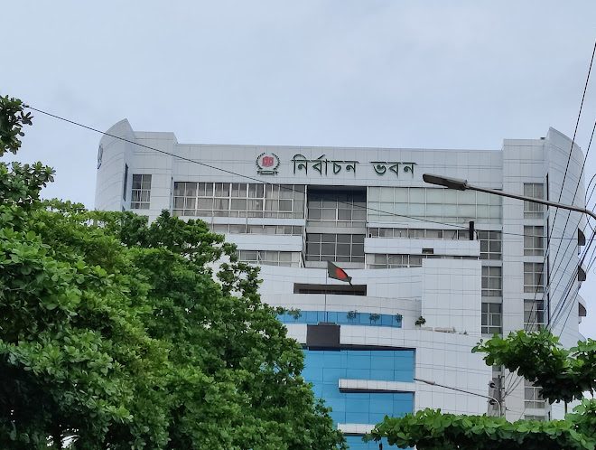 ভোটকেন্দ্রের অবকাঠামো যাচাইয়ে নেমেছে নির্বাচন কমিশন