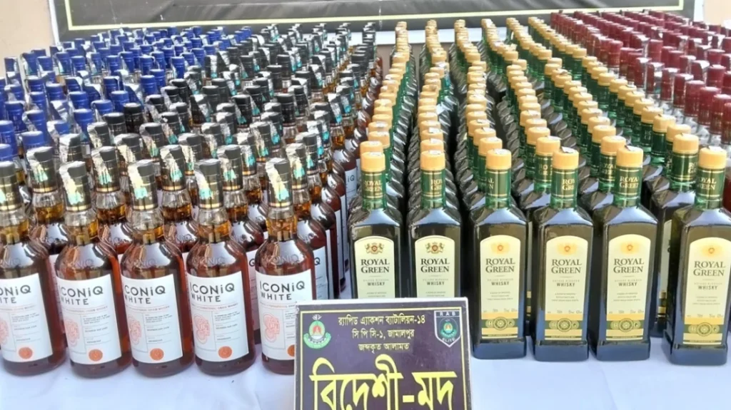র‍্যাবের অভিযানে বিপুল মদ জব্দ, আটক তিন