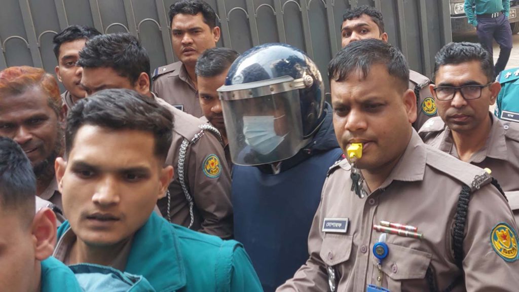 হাদী হত্যা: শুটার ফয়সালের ঘনিষ্ঠ সহযোগী রুবেলের আরও ৩ দিনের রিমান্ড মঞ্জুর