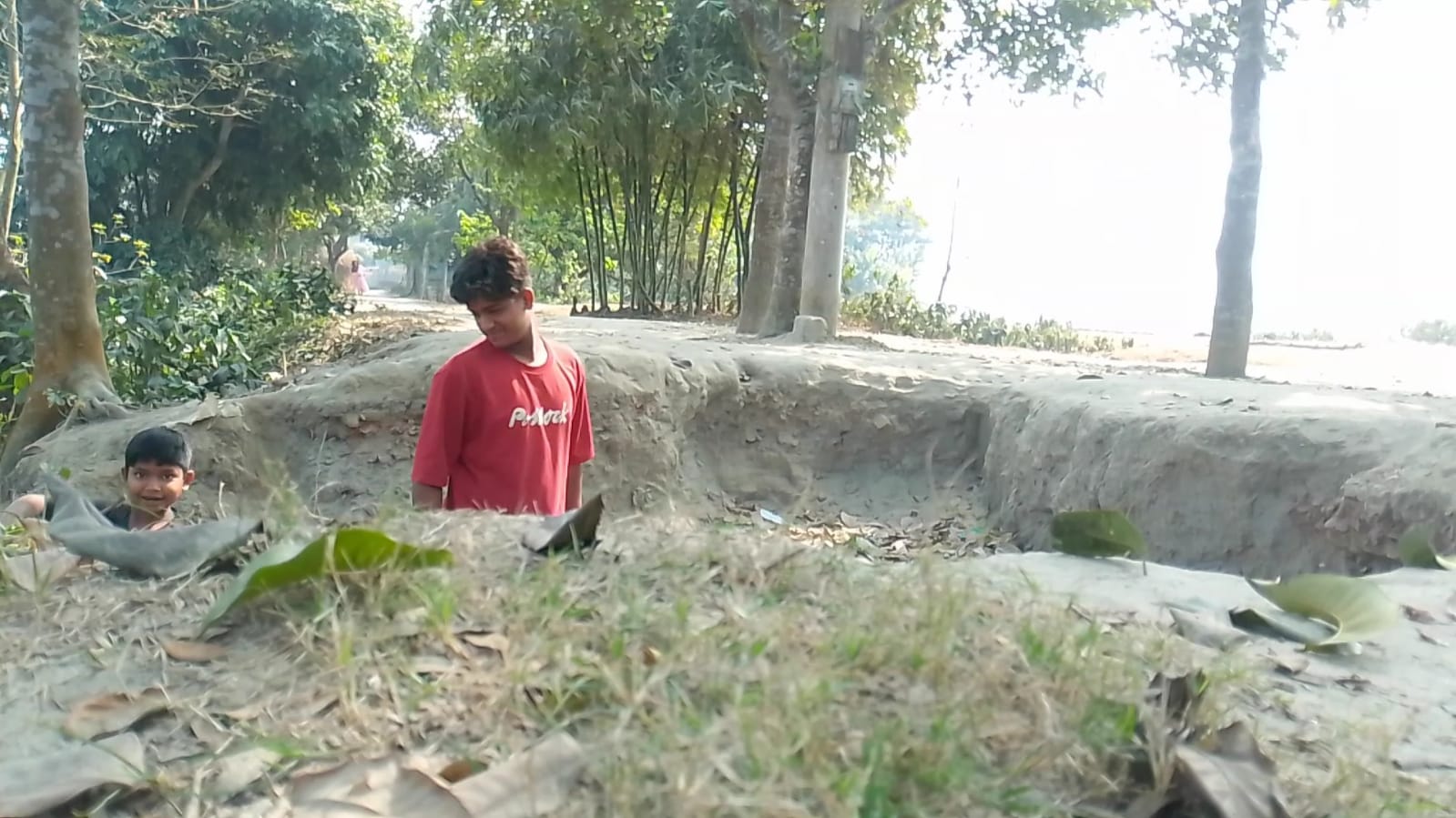 প্রকৃতির সৌন্দর্যে ঘেরা সাহেবের চর, অবহেলায় যোগাযোগ ব্যবস্থা