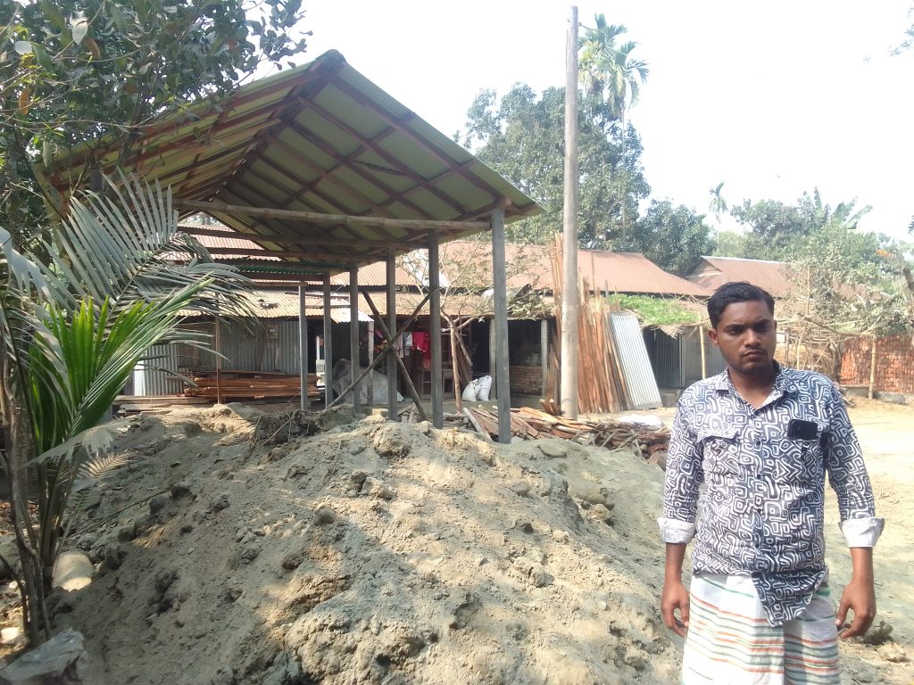 হোসেনপুরে আইনের রায় কাগজেই, জমির দখল এখনো অধরা