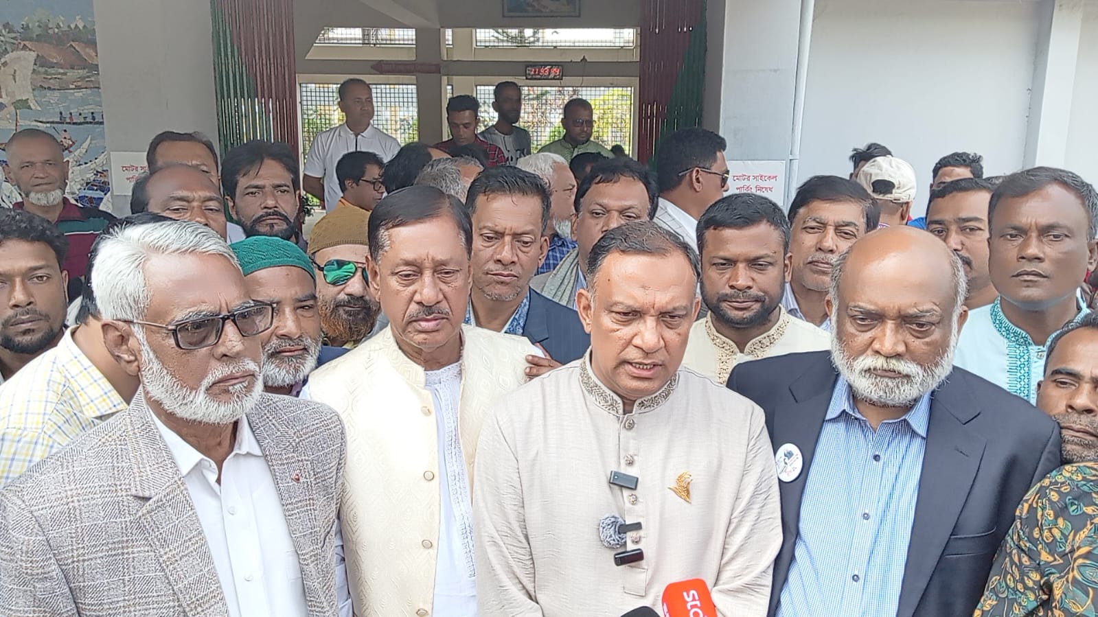 রিটার্নিং কর্মকর্তার কার্যালয় হতে কিশোরগঞ্জের ছয় আসনের বেসরকারি ফল ঘোষণা