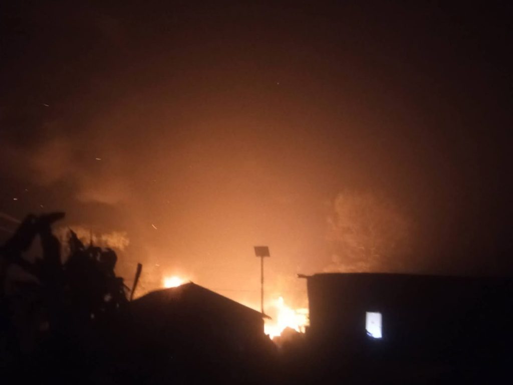 প্লাস্টিক কারখানায় আগুন: দোকান ও বৈদ্যুতিক ট্রান্সফরমার ক্ষতিগ্রস্ত