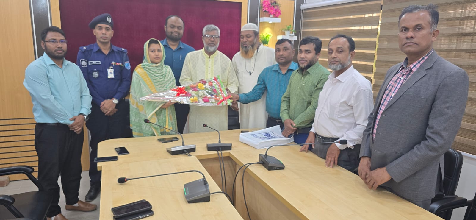 হোসেনপুরে প্রাথমিক শিক্ষা কর্মকর্তা এমদাদুল হকের অবসরজনিত বিদায়