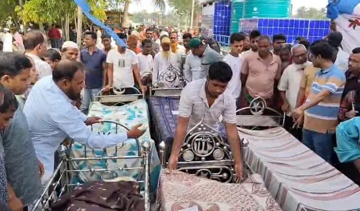 এক বাড়িতে ৯ মসজিদের খাটিয়া এনে ৯ স্বজনের জানাজা সম্পন্ন