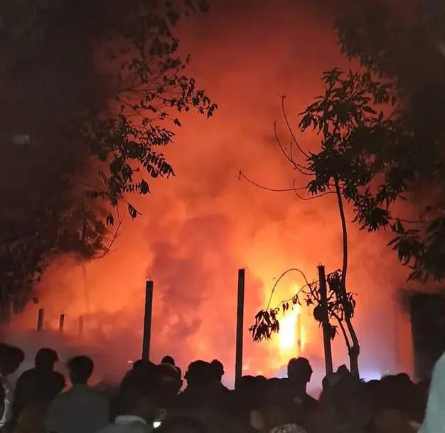 পাকুন্দিয়ায় তুলার গুদামে আগুন, ক্ষয়ক্ষতি আনুমানিক ২০ লাখ টাকা