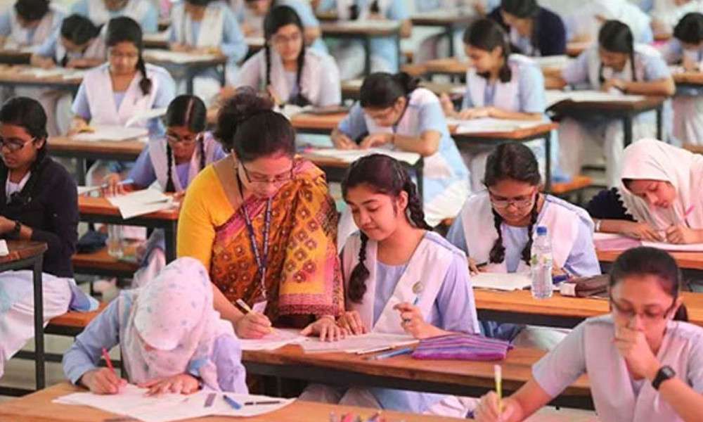 ২০২৭ সালের এসএসসি পরীক্ষা এগিয়ে ডিসেম্বরেই নেওয়ার ঘোষণা শিক্ষামন্ত্রীর