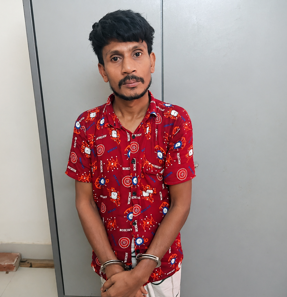 নিকলীতে চোলাই মদ সেবনে অভিযান: ভ্রাম্যমাণ আদালতে যুবকের কারাদণ্ড