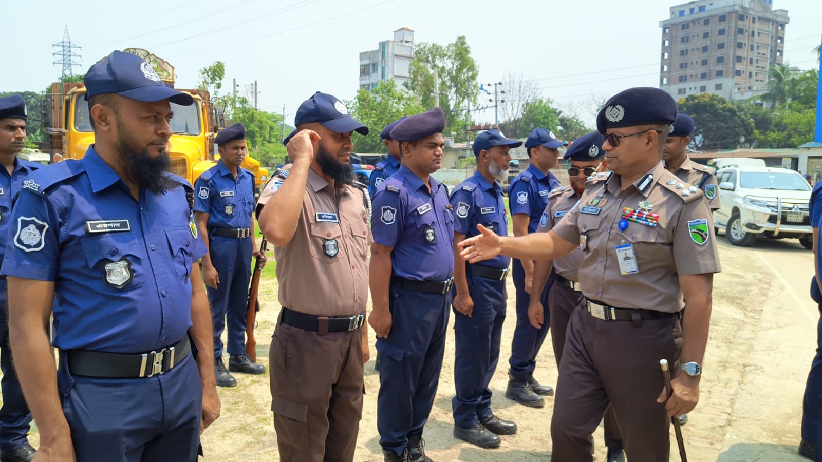 হাইওয়ে থানায় আকস্মিক পরিদর্শনে ডিআইজি!