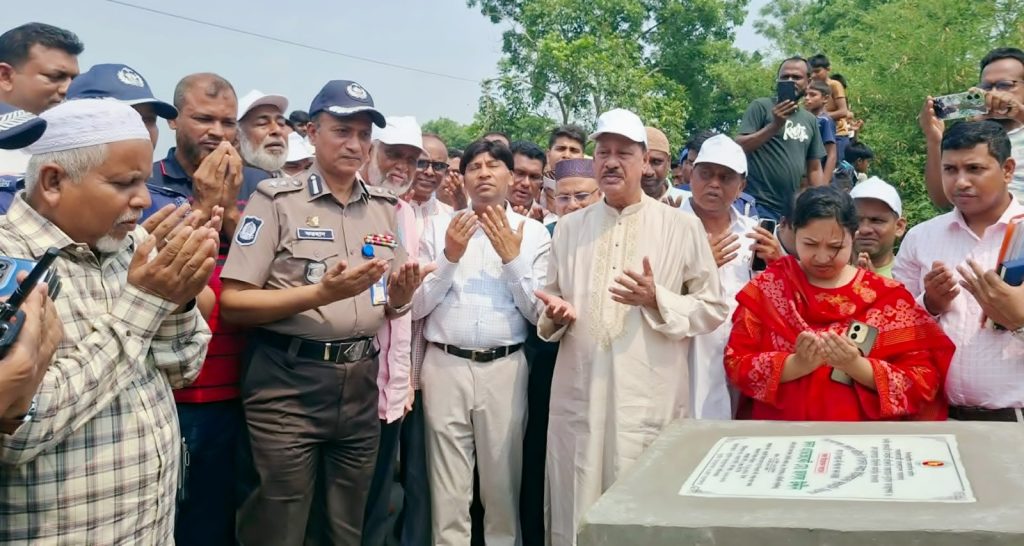 কটিয়াদীতে খাল খনন কর্মসূচীর উদ্বোধন, কৃষিতে ইতিবাচক প্রভাবের প্রত্যাশা