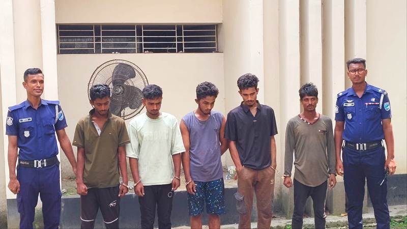 ভৈরবে ডাকাতির প্রস্তুতিকালে ২২ মামলার আসামিসহ ৫ জন গ্রেপ্তার