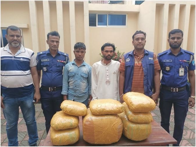মাদক পাচারের পথে ইটনায় ধরা পড়ল গাঁজার চালান, গ্রেপ্তার ২
