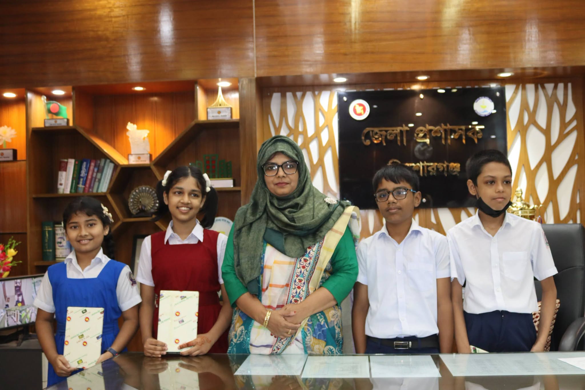কিশোরগঞ্জে ডিবি পুলিশের অভিযানে ইয়াবাসহ দুইজন গ্রেপ্তার