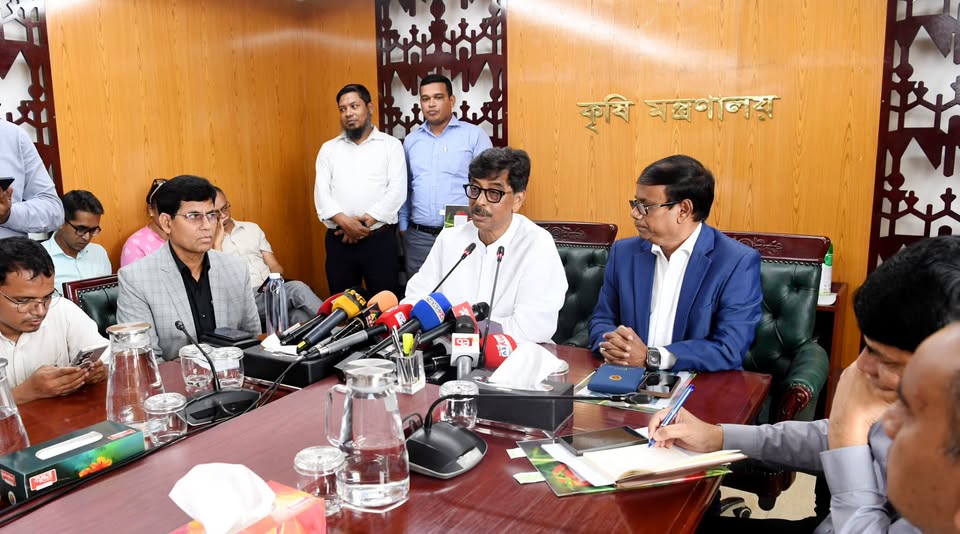 কৃষিতে ১৮০ দিনের অগ্রগতি সন্তোষজনক, আমদানিনির্ভরতা ভাঙতে উদ্যোগ