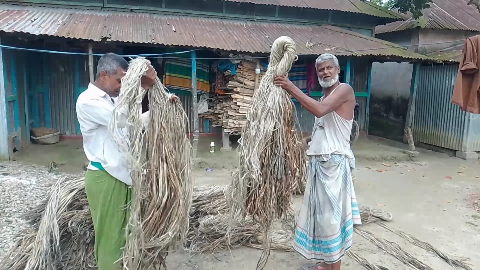 সোনালি আঁশ ঘিরে নতুন আশার আলো