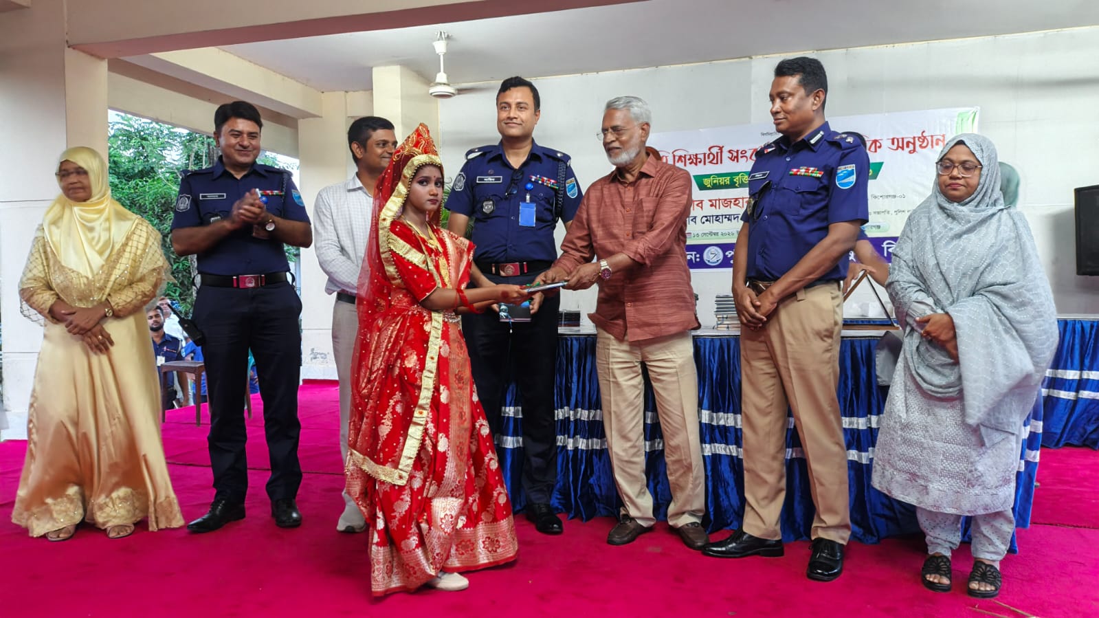 পুলিশ লাইন্স হাই স্কুলের কৃতি শিক্ষার্থীদের সংবর্ধনা ও সাংস্কৃতিক অনুষ্ঠান