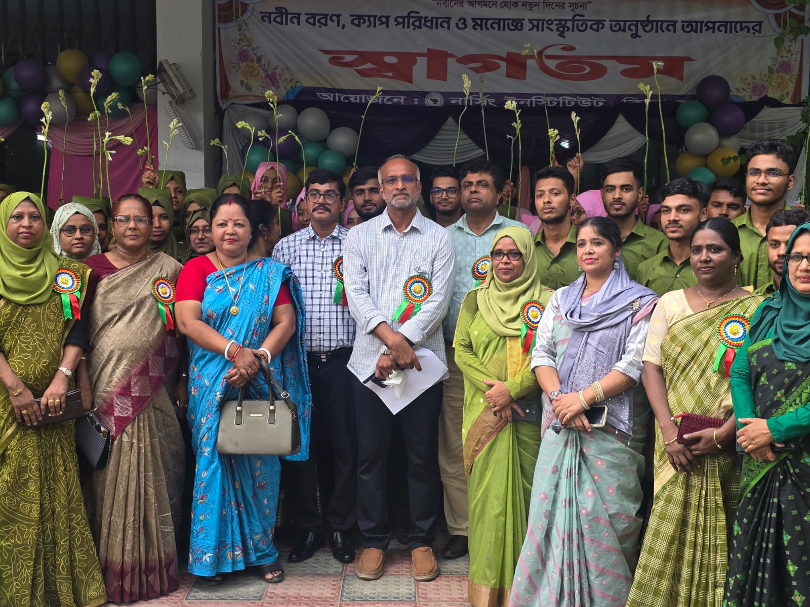 ক্যাপ পরিয়ে নবীনদের বরণ, উৎসবে মাতল নার্সিং ইনস্টিটিউট