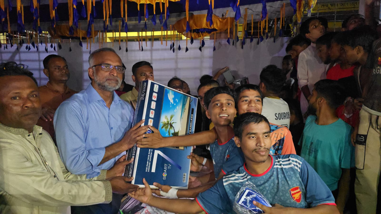 সগড়ায় ডে-নাইট মিনি ফুটবল টুর্নামেন্টের ফাইনাল অনুষ্ঠিত