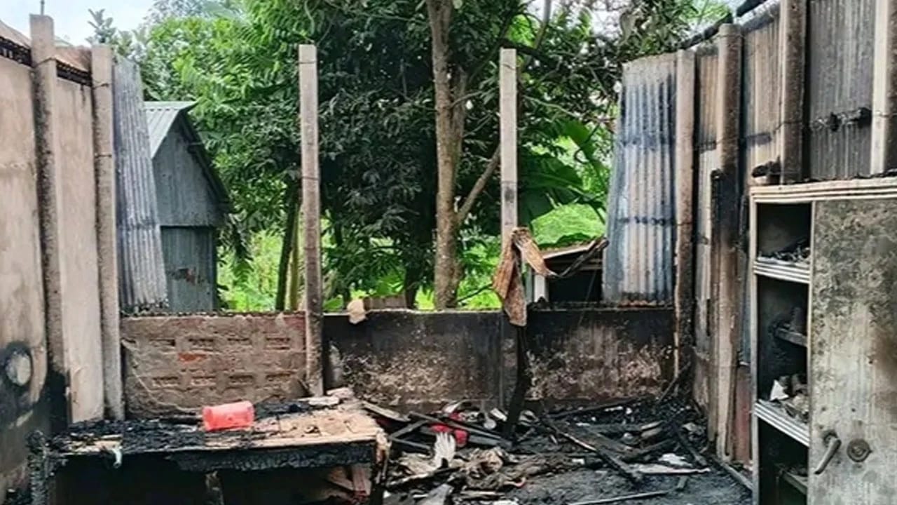 কুলিয়ারচরে নিজের ছেলের ফাঁসি চেয়ে মায়ের আকুতি