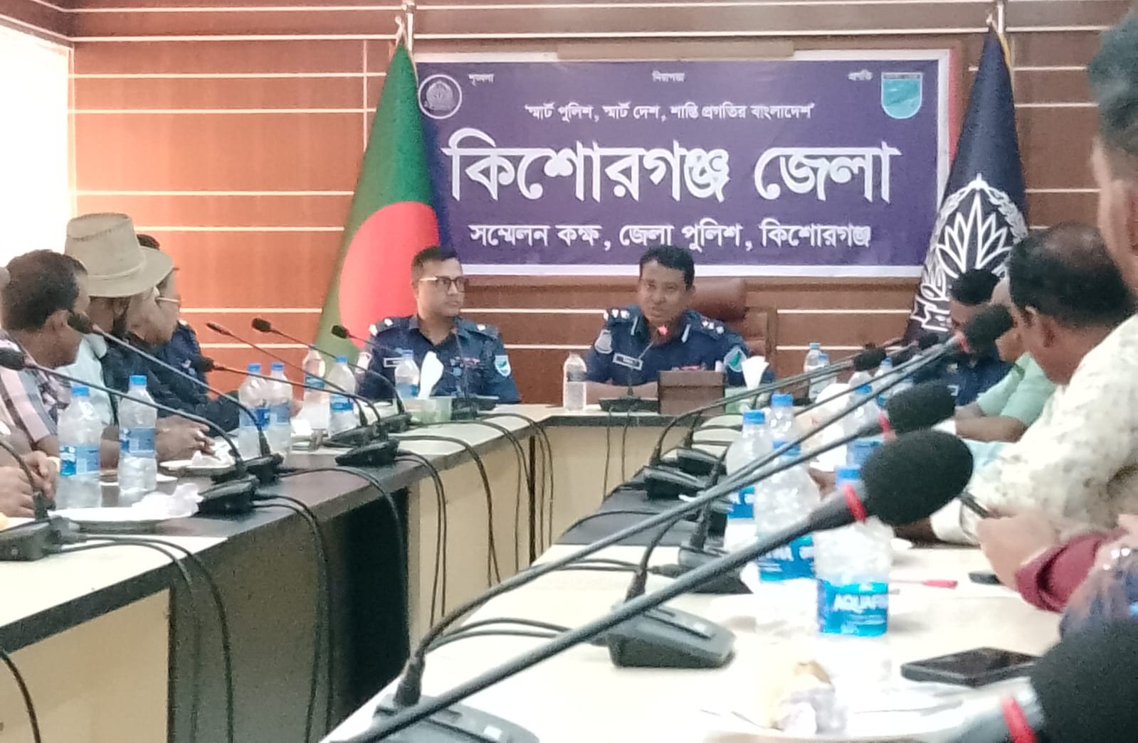 দুর্গাপূজায় নিরাপত্তা জোরদার, ধর্মীয় নেতাদের সঙ্গে পুলিশ সুপারের মতবিনিময়