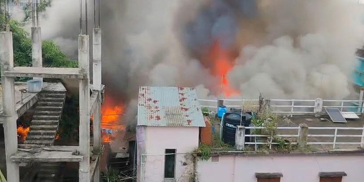 মিঠামইনে আগুনে বসতঘর-সারের গুদাম পুড়ে কোটি টাকার ক্ষতি