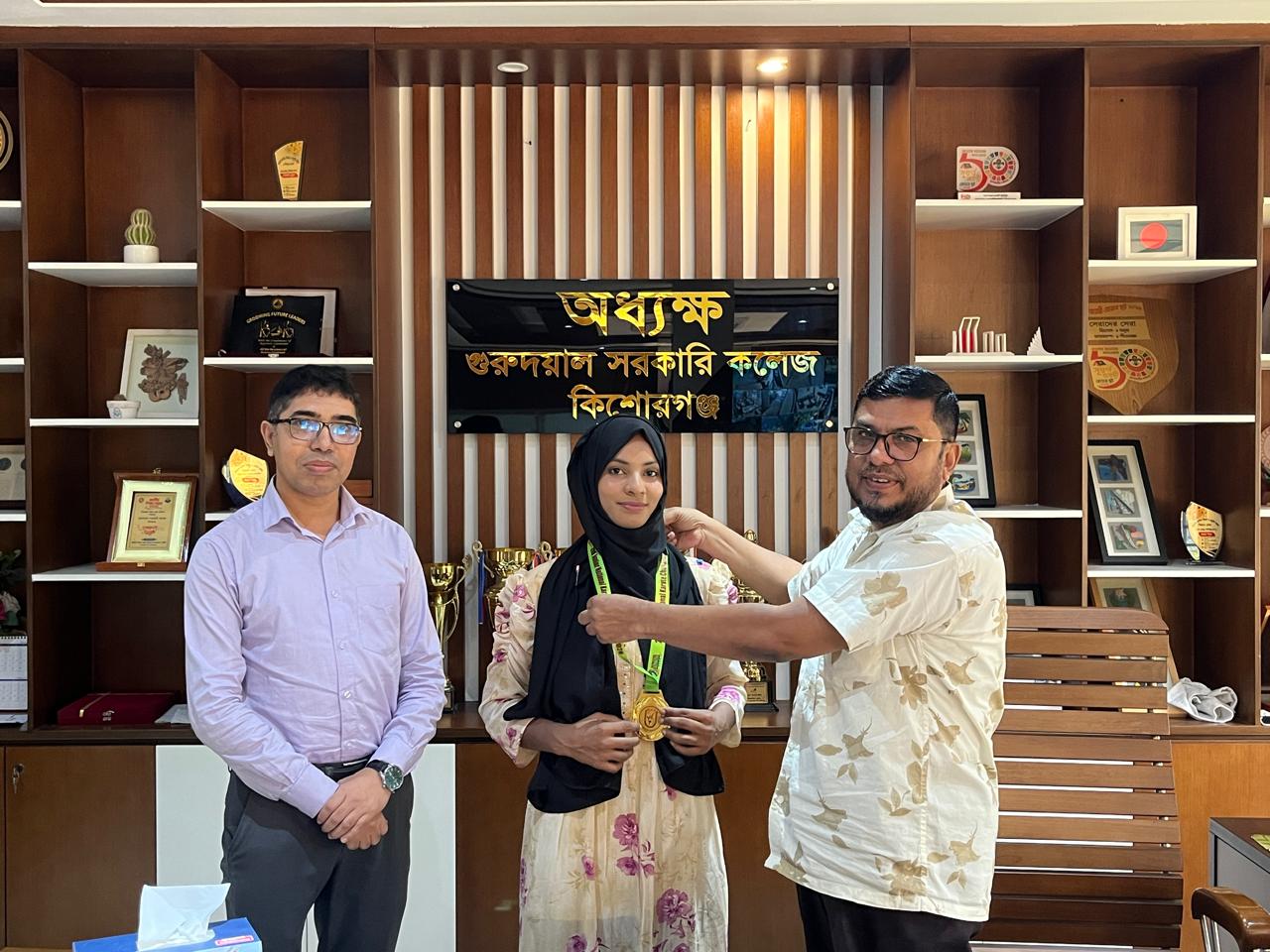 জাতীয় কারাতে প্রতিযোগিতায় স্বর্ণ জিতলেন গুরুদয়াল কলেজের ক্যাডেট মারিয়া